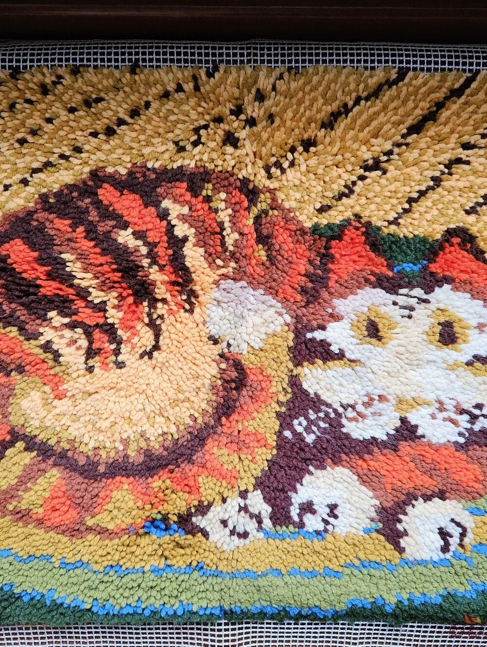 2 Latch Hook Rug Or Wall Hanging Unfinished Projects Cat And Snow Tiger